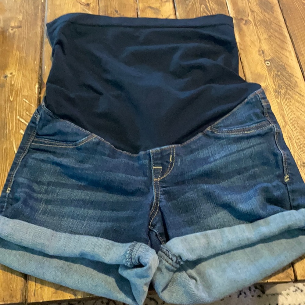 1822 Maternity Shorts